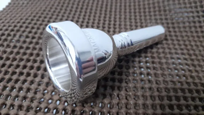 Bocal de Eufónio/Trombone MAGNUM 5G  - NOVO - CALIBRE LARGO 