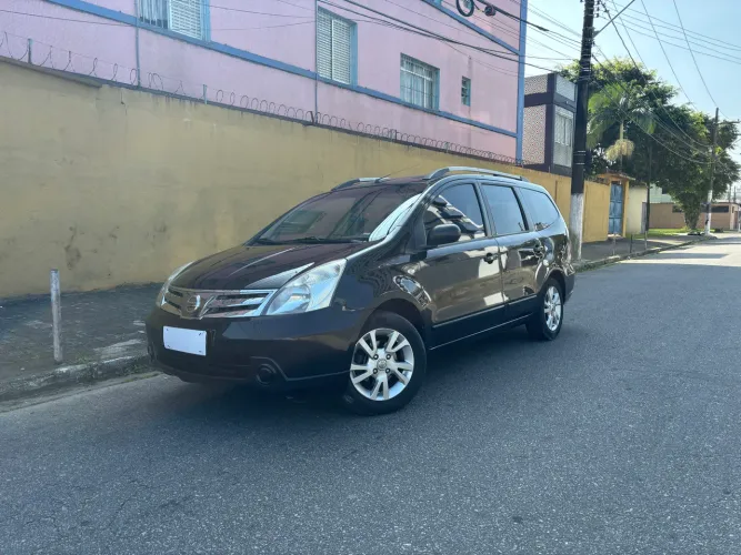 Nissan Livina Grand S 1.8 16V Flex Fuel Mec. 2013
