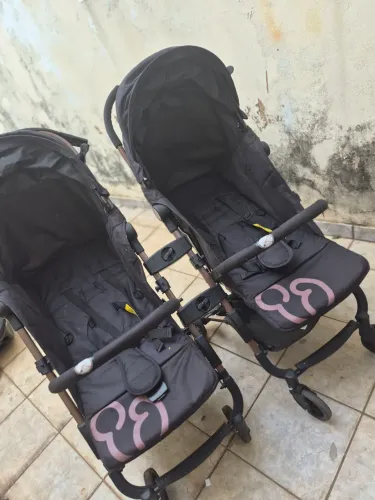 Carrinho de bebes gêmeos