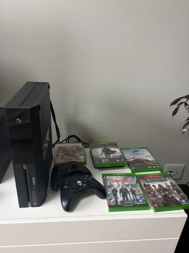 Xbox One Fat 500GB + 2 Controles + 5 Jogos Originais (Completo)