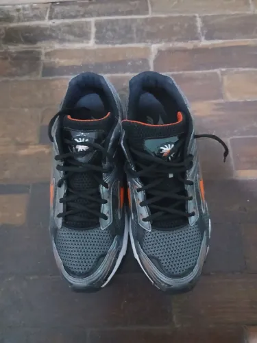 Tênis Mizuno Tamanho 43