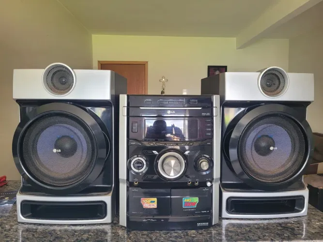 Aparelho de som LG, leia abaixo 