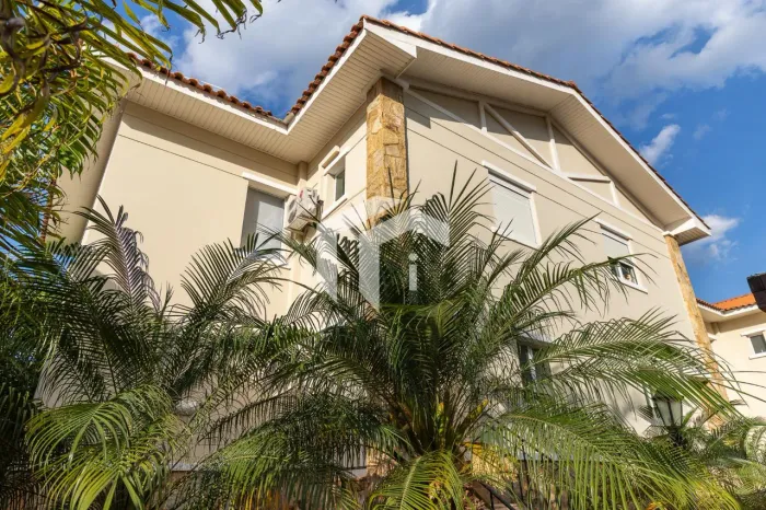 CASA TOWNHOUSE PARA LOCAÇÃO COM 3 DORMITÓRIOS (1 SUÍTE) NO GALLERIA BOULEVARD.