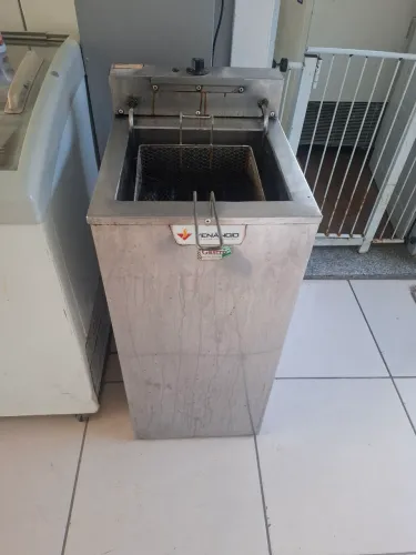 Friradeira eletrica trifásica