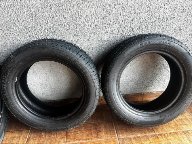 PNEUS