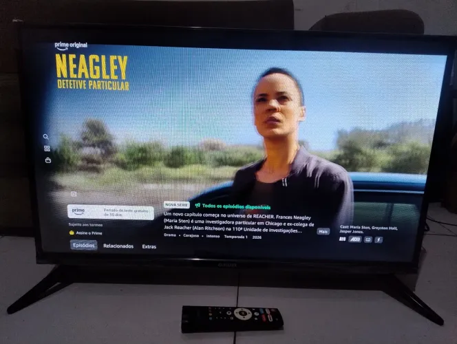 Tv Aiwa 32 polegadas smart borda infinita na garantia ainda completa 