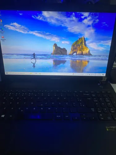 Notebook Samsung - i5 4ª Geração / 8GB RAM / SSD 240GB