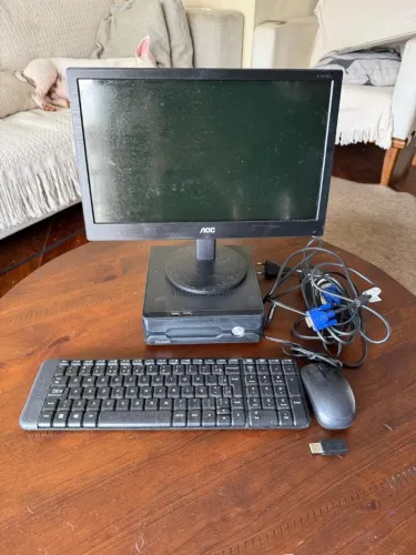 Computador Elgin Nano + Monitor AOC 15,6 + Teclado e Mouse - Completo