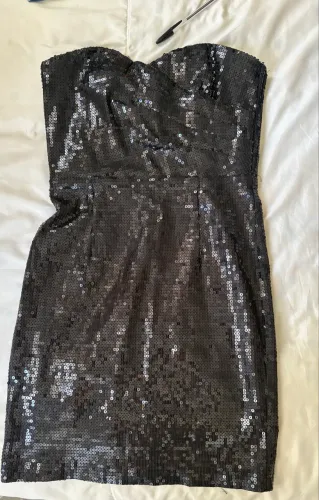 Vestido preto com paetês- Forever21