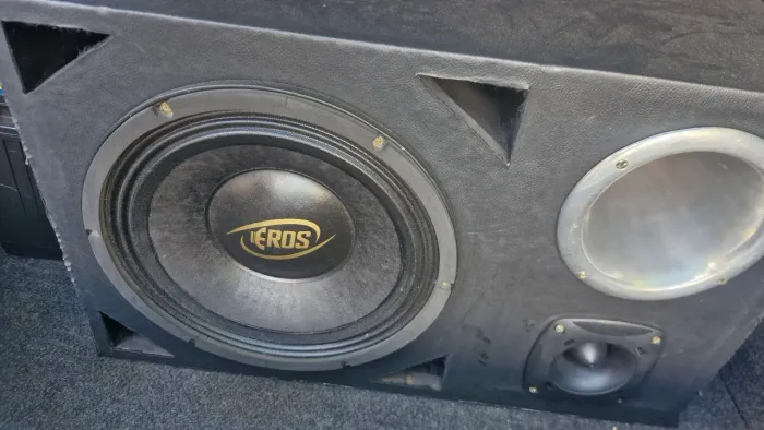 Caixa trio pra carro