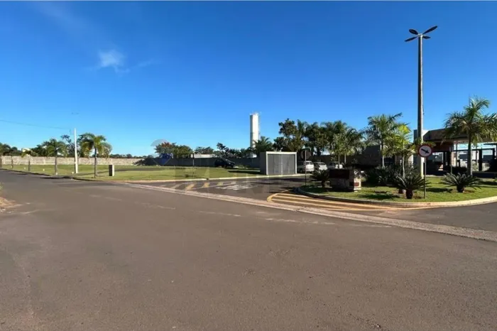 Lote Comercial ao lado da Portaria do Condomínio Volpi
