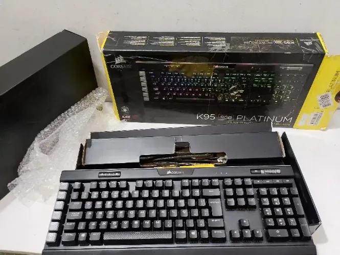 Teclado Mecânico Gamer Corsair K95 RGB Platinum