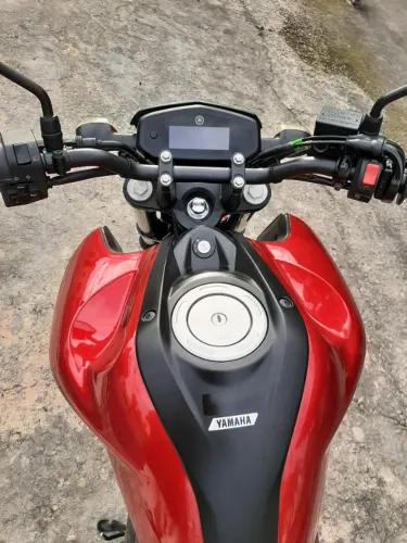 Vendo ou troco fz 15 24/24 na garantia de fábrica