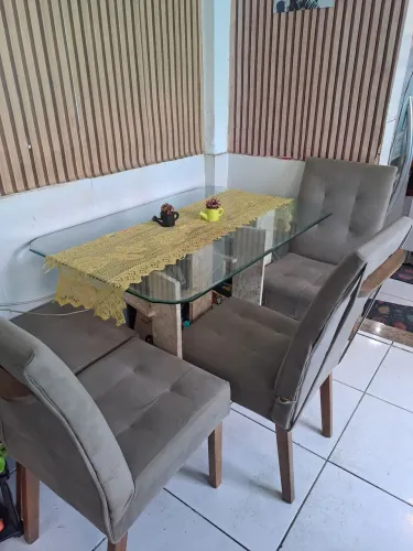 Mesa com 4 cadeiras Bento Ribeiro