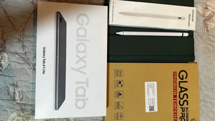Samsung Galaxy Tab A7 Lite 32 GB + Caneta Stylus + Acessórios - R$ 760