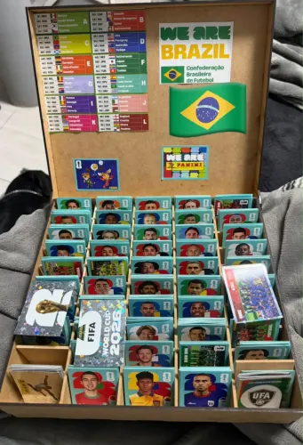 Troco 540 figurinhas por legend
