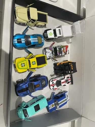 Lote 4 de miniaturas 1/32 abre as portas é fricção todos novos lote com 10 miniaturas