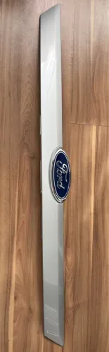 Friso porta mala focus ORIGINAL FORD 