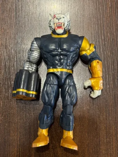 MARVEL LEGENDS TITUS BAF COMPLETO