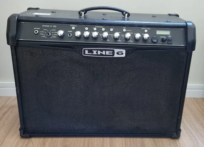 Line 6 Spider IV 120 (Upgrade Celestion) + FBV Shortboard