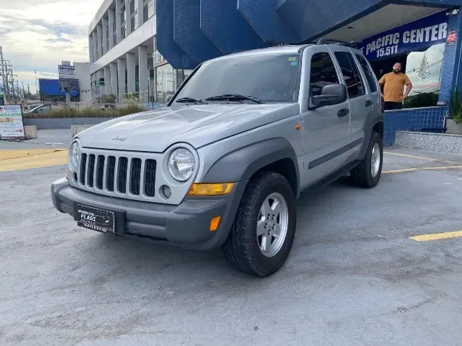 Jeep Cherokee Sport 3.7 4X4 V6 12V Aut. 2005