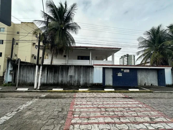 Casa incrível no bairro da Gruta! Com 659,10m² de área construída