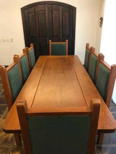 Conjunto de mesa de jantar de madeira maciça com 8 cadeiras