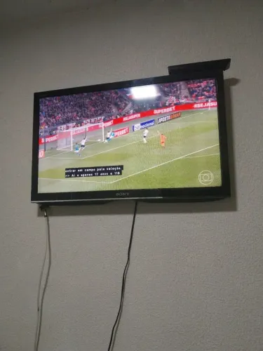 Vendo televisão 32 polegadas marca Sony não é smart valor r$ 300 telefone *