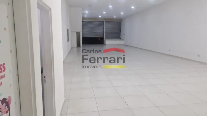 Salão Comercial na Avenida Parada Pinto