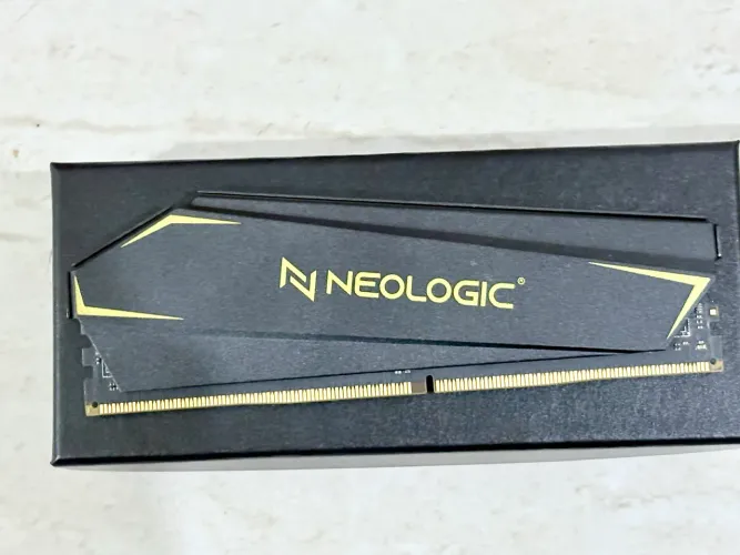 Memória RAM Neologic DDR4 8GB 3000Mhz