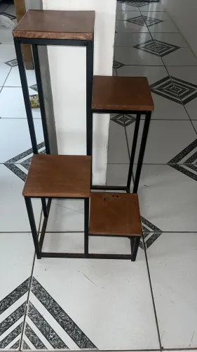 Vendo criado mudo pra enfeites plantas *)