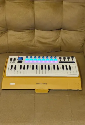 Teclado mvave smk37 pro com pedal