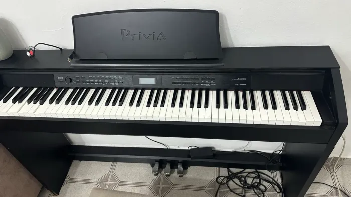 Vendo piano Casio Privia PX-780M