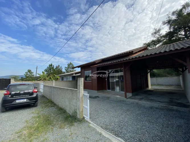 Casa com 2 quartos no bairro da Armação do Itapocorói em Penha/SC (Cód. 11658)
