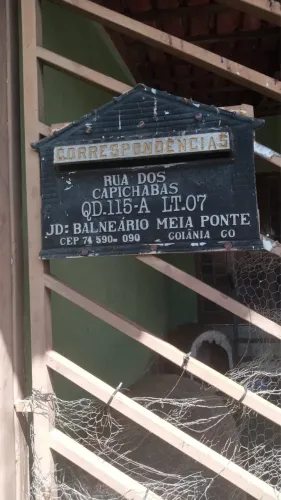 Vendo uma caso com 2 barracão nos fundos