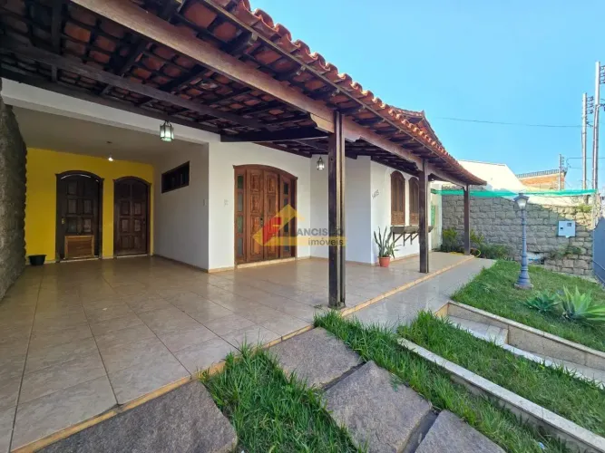 Casa à venda, 4 quartos, 1 suíte, 2 vagas, São José - Divinópolis/MG