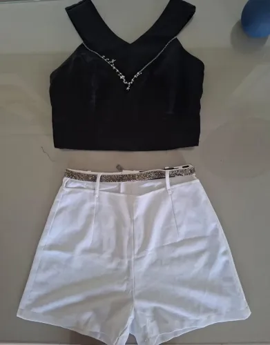 Conjunto Feminino Preto e Branco - Cropped + Shorts