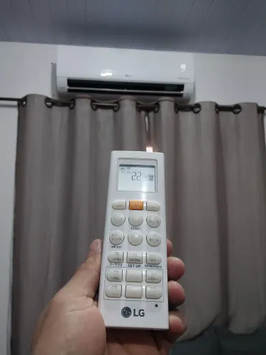 Vendo central de ar 12 mil btus seminova inverter Wi-Fi