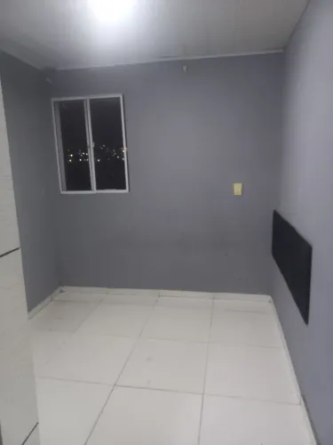 Alugo casa pequena 550 não pagar água nem luz