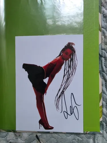 Foto Autografada Leigh-Anne My Ego Told Me To