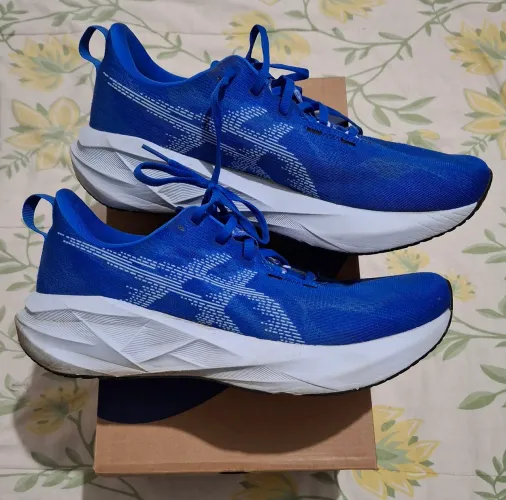 Tênis Asics Novablast 5, azul, n° 43