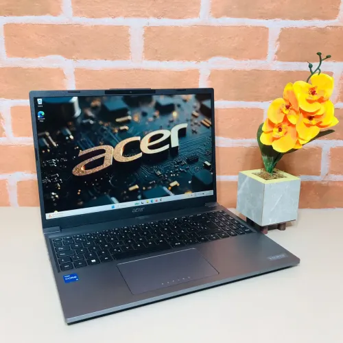 Notebook Acer i5 de 13ª Geração/ Ram 8GB/ Ssd 256GB/ Placa Intel Graphics 4GB 