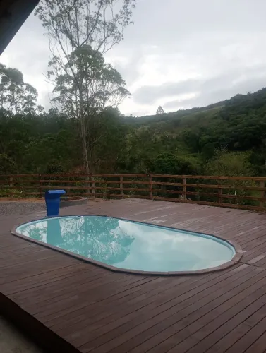 Alugo chalé..