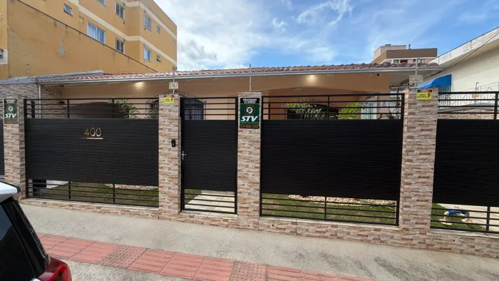Casa linda toda zera por dentro feito tudo novo móveis sobre medidas venha conferir 