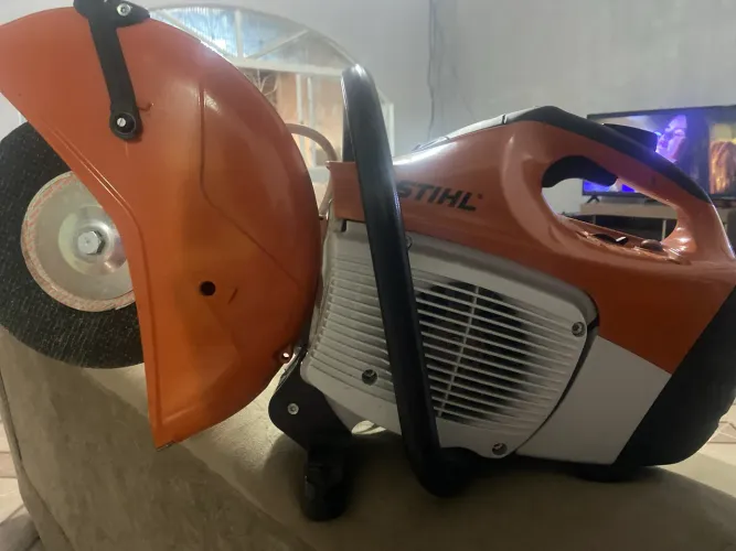 Cortador de concreto e ferro sthil