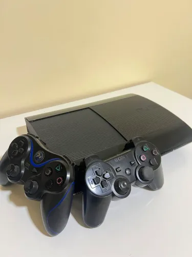 Ps3 Super Slim desbloqueado + 02 controles