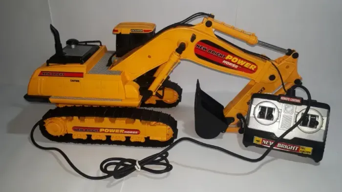Escavadeira de controle remoto New Bright