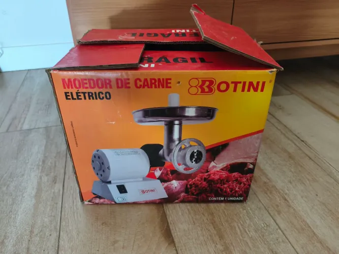 Moedor de Carne Elétrico Botini