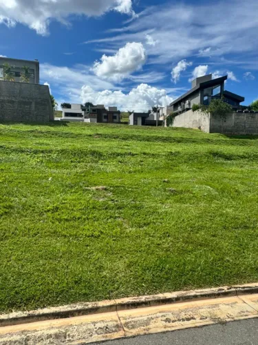 Vendo lote no Condomínio Jardins Nápoles em Senador Canedo