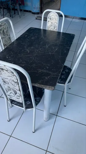 Mesa 4 cadeiras pedra granito retangular usada 450$